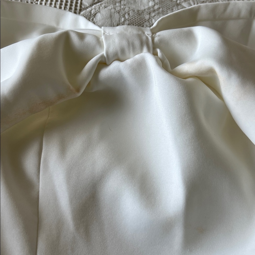 Meshki Gwyneth Off Shoulder Bow Mini Dress - Picture 3 of 11